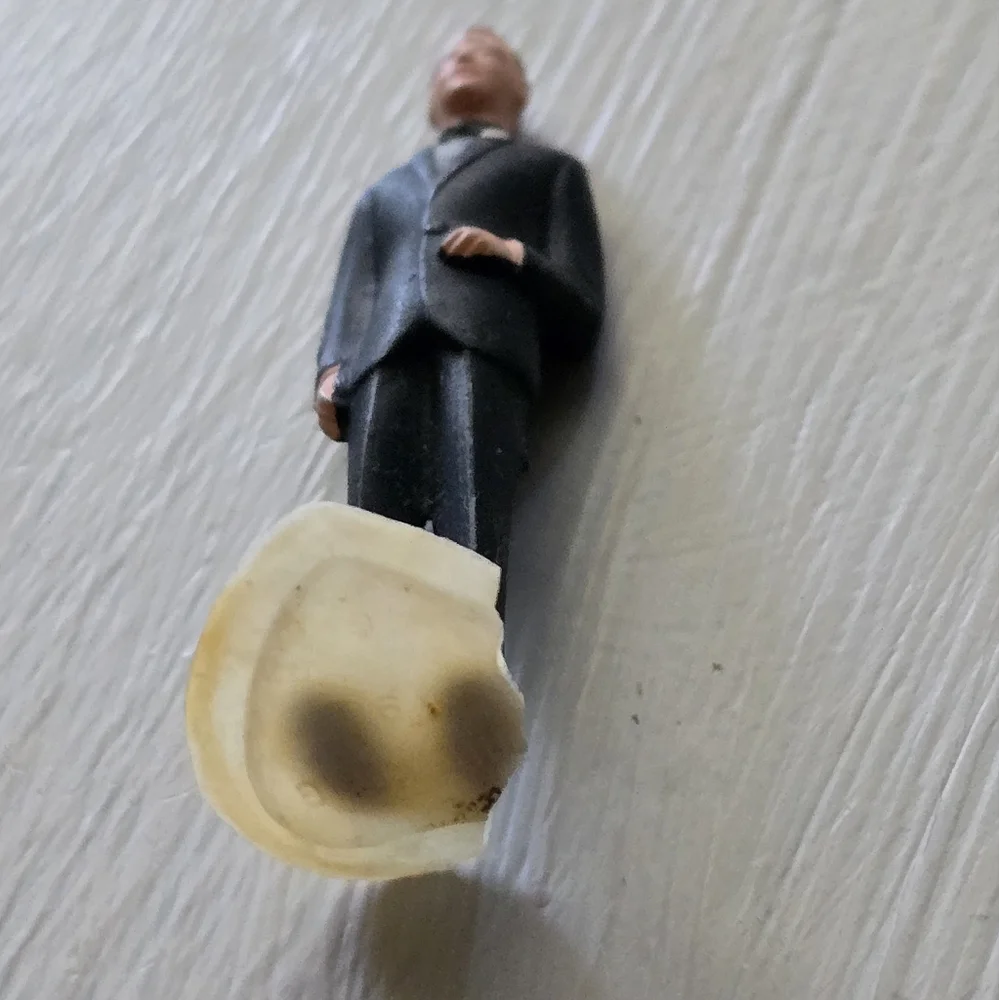 VTG Bride and Groom Cake Toppers Black and White